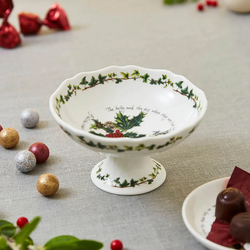 The Holly and the Ivy Scalloped Dish