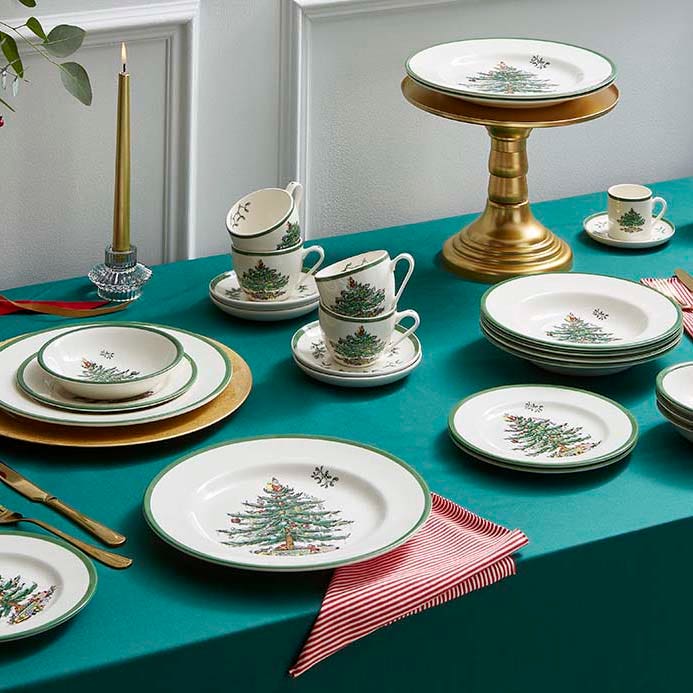 Christmas Tree Set of 4 Dinner Plates