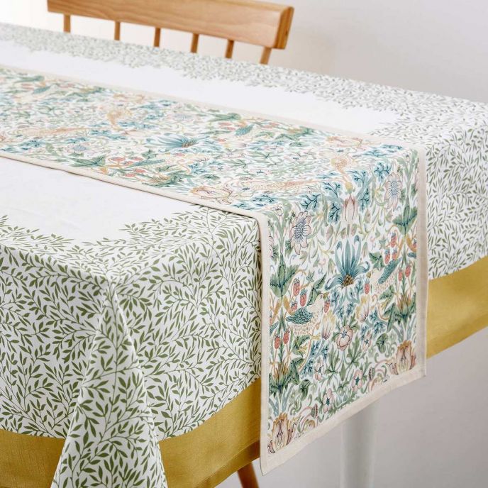 Morris &amp; Co. Stawberry Thief Table Runner